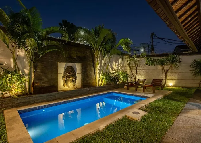 Family With Private Pool And Enclosed Livingroom In Seminyak (Bali)