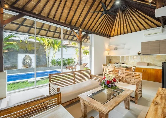 Villa Family With Private Pool And Enclosed Livingroom In