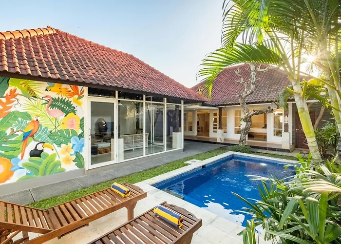 Villa Family With Private Pool And Enclosed Livingroom In Seminyak (Bali)