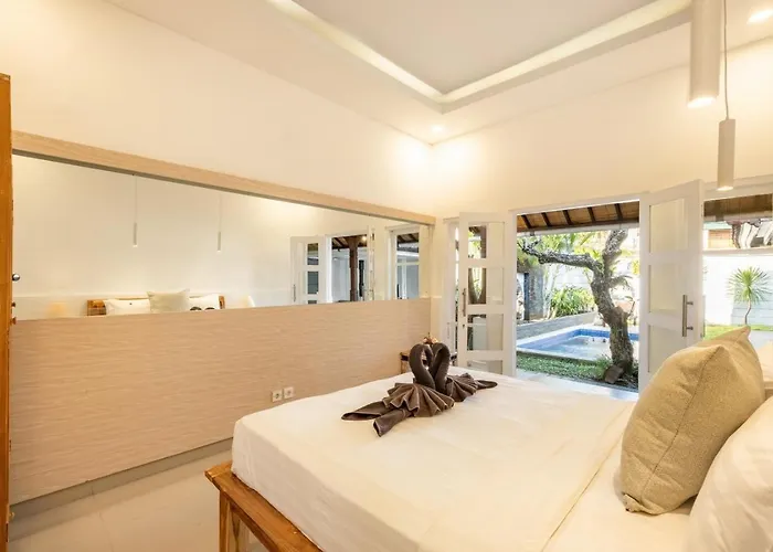 Villa Family With Private Pool And Enclosed Livingroom In *
